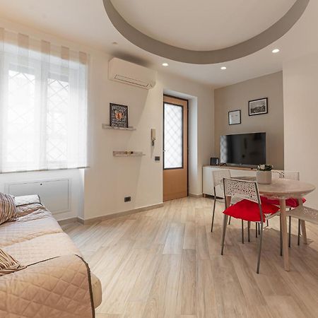 Il Nido Di Roma - Ospedale Gemelli & Garden Appartement Buitenkant foto